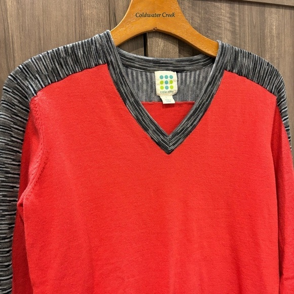 Title Nine Large Sweater V-neck Pullover - Picture 5 of 11